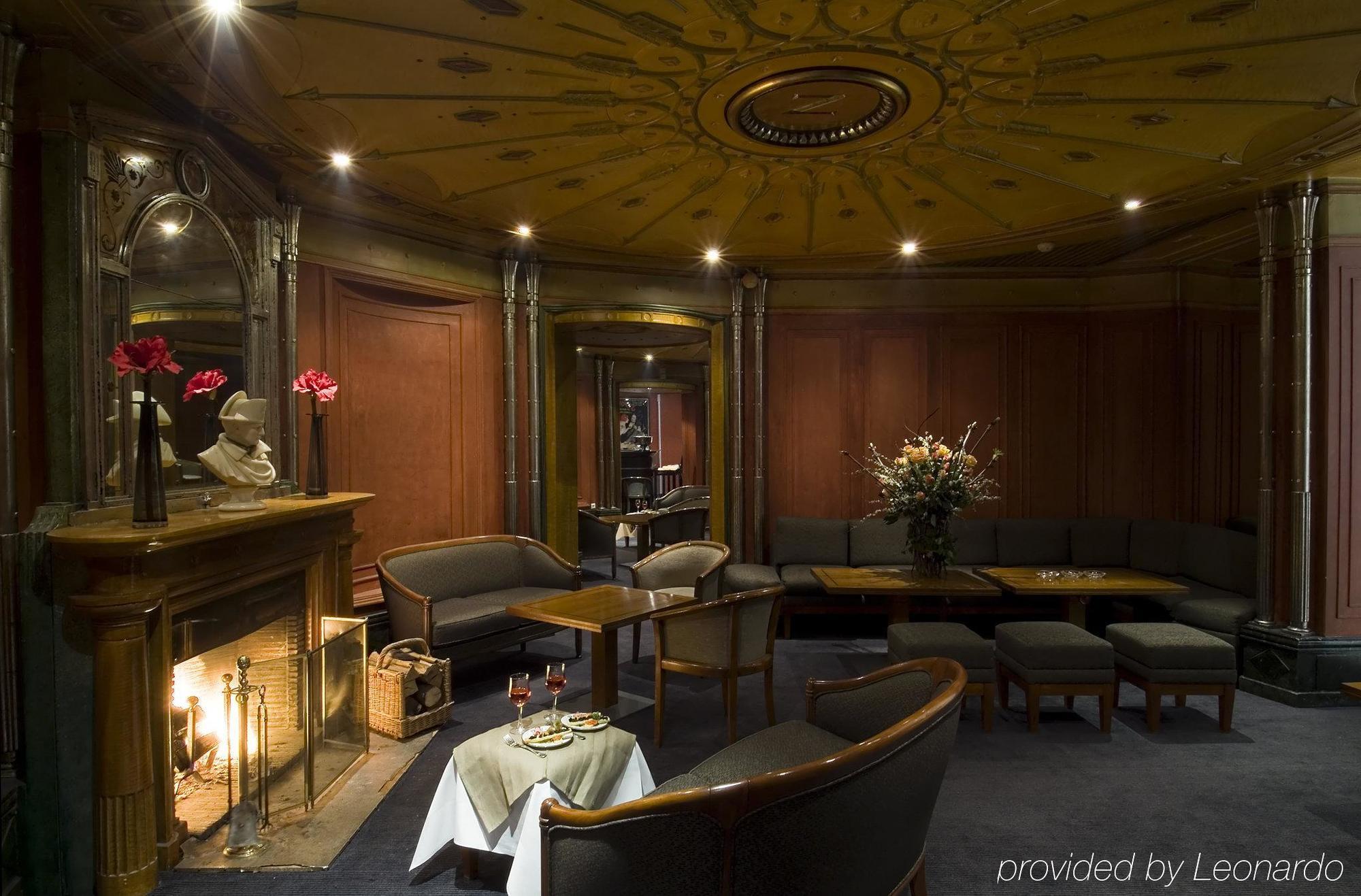 Hotel Restaurant Napoleon Fontainebleau Szoba fotó