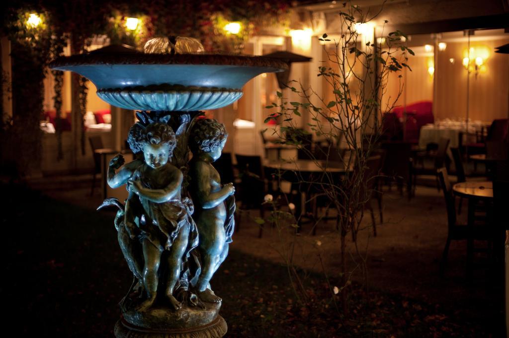 Hotel Restaurant Napoleon Fontainebleau Kültér fotó